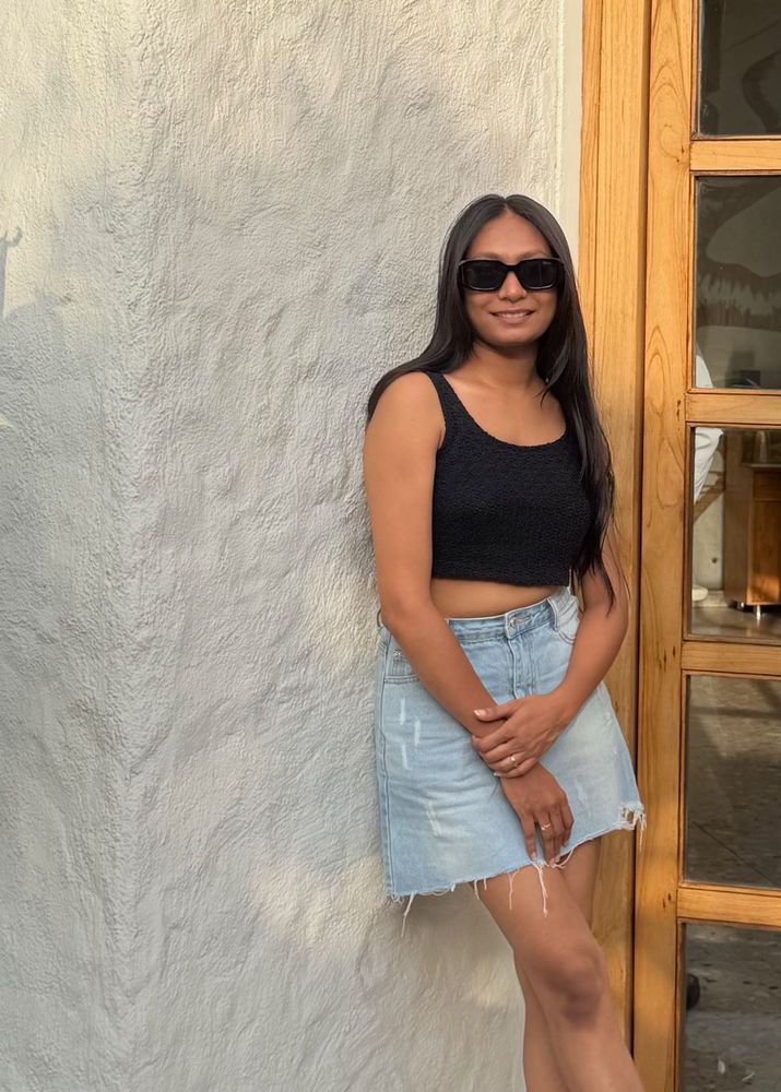 CUTE BLACK TOP