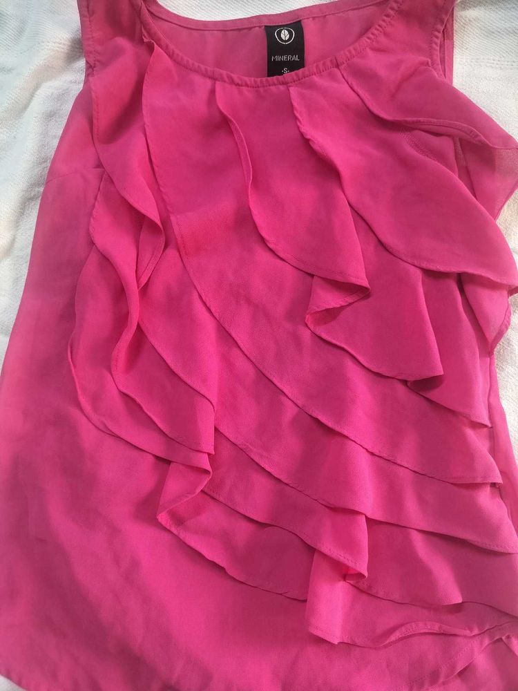 Chic Pink Ruffled Top
