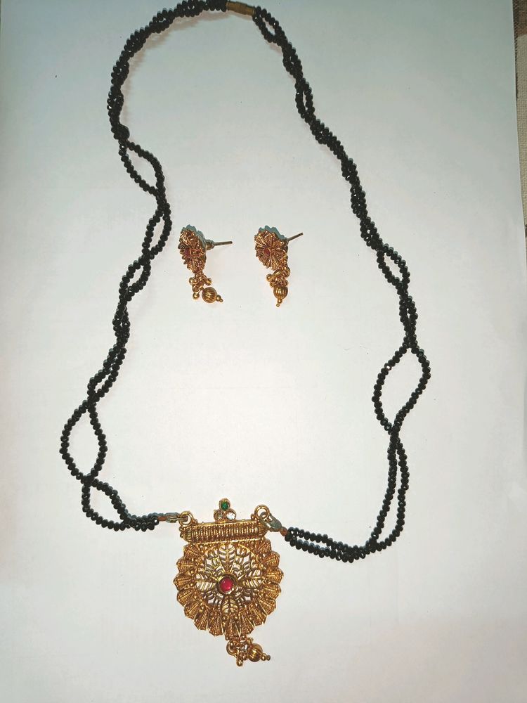 Mangalsutra and earrings set