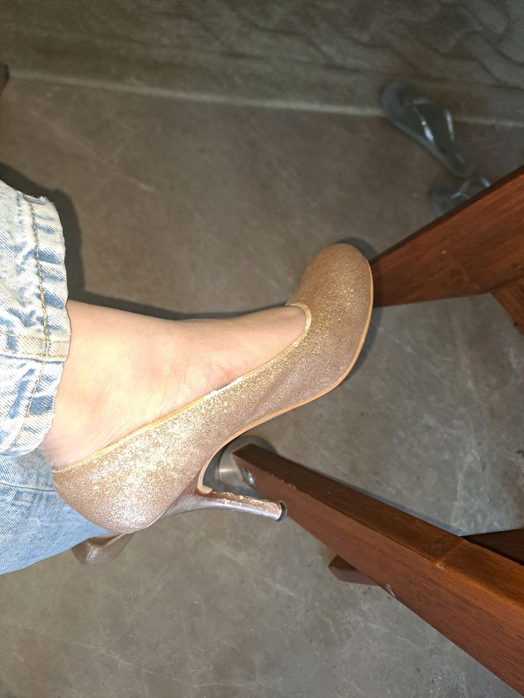 Veruchka by Payal Kothari Og Gold Glitter Heels
