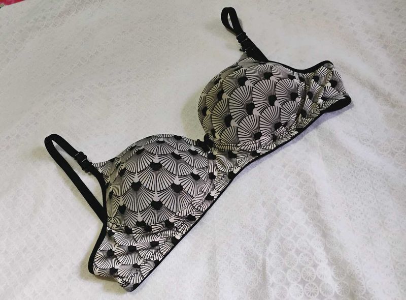 Stylish Fan Print Bra 🖤