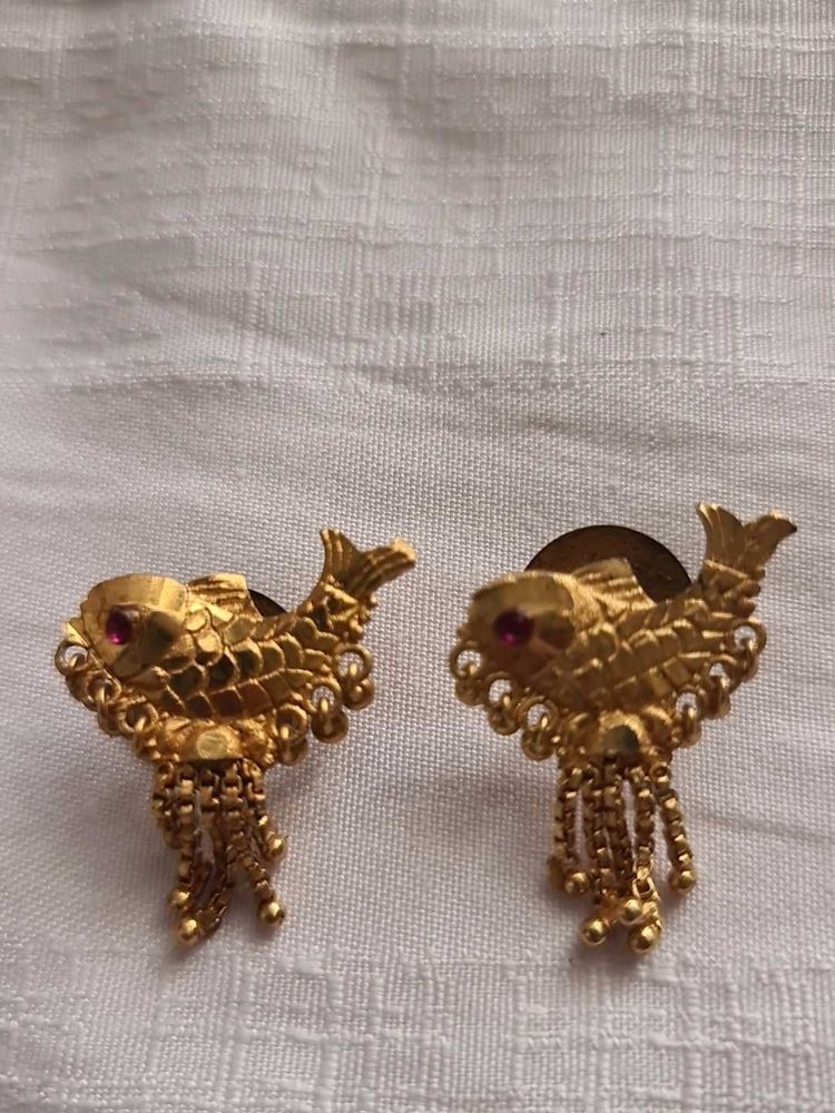 Gold Fish Earrings with stylish Color Button