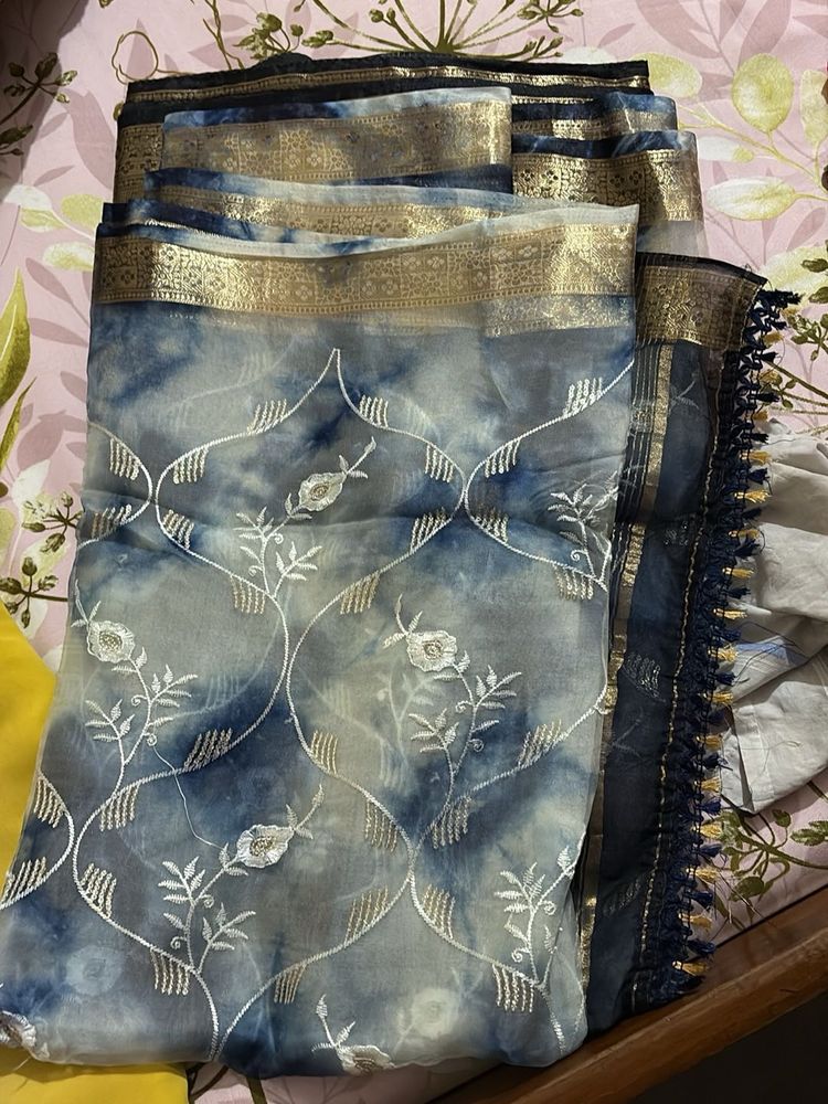 Elegant Blue Tie-Dye Saree with blouse
