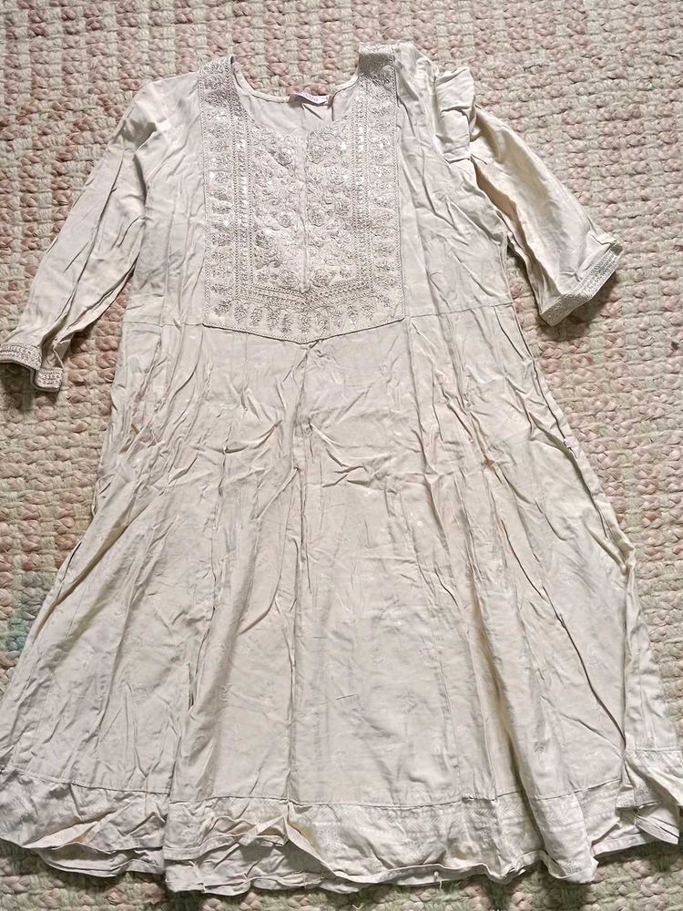 Elegant Embroidered Kurta