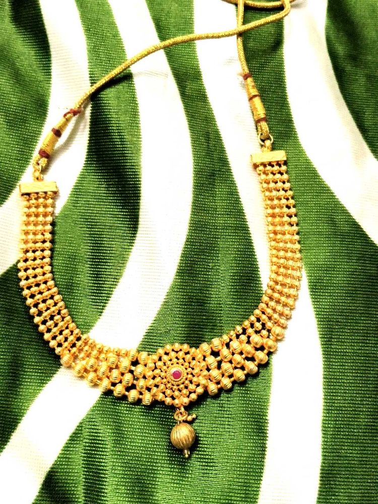 Elegant Gold Necklace Set