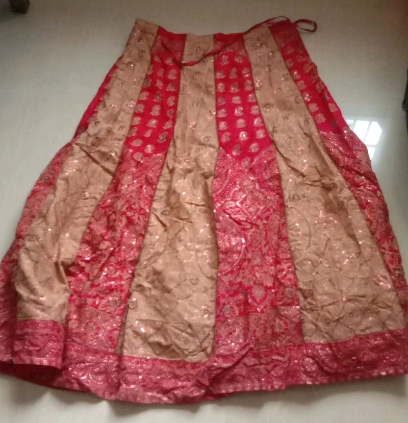 Red And Golden Colour Davani