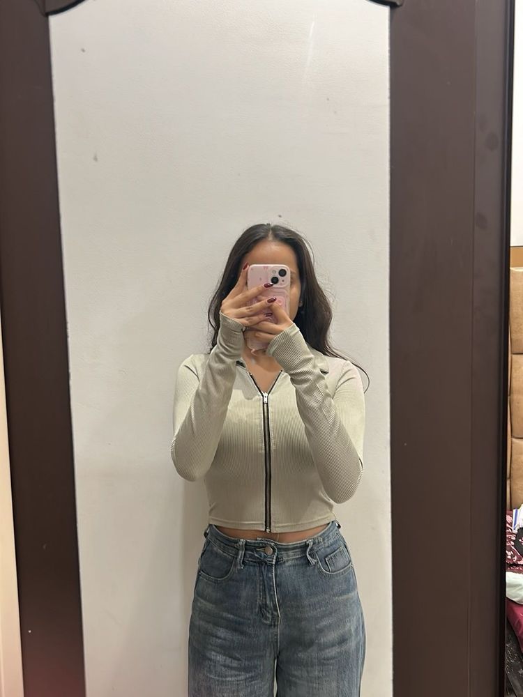 Zip-Up Cropped Long Sleeve Top