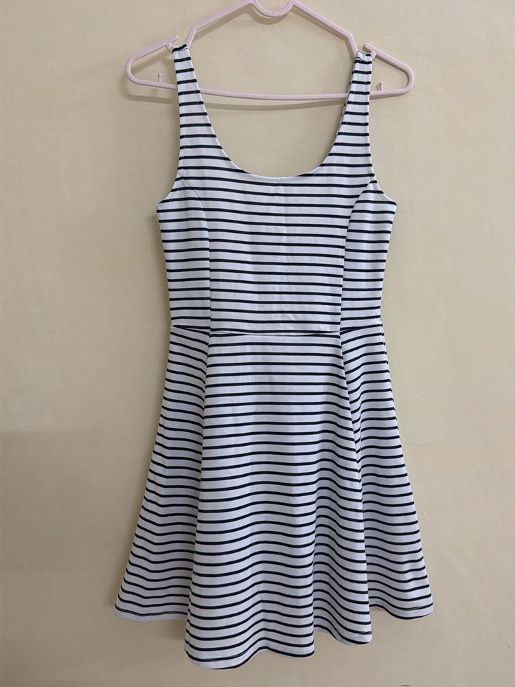 Chic Striped Sleeveless Fit &amp; Flare Dress