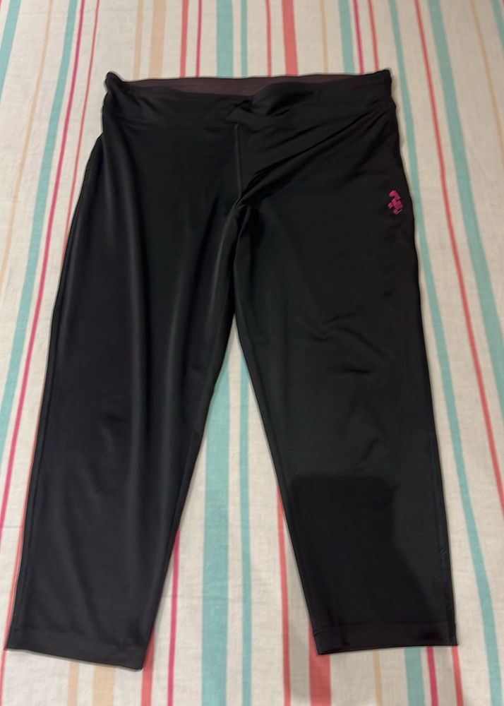 Black Athletic Capri Leggings size XL