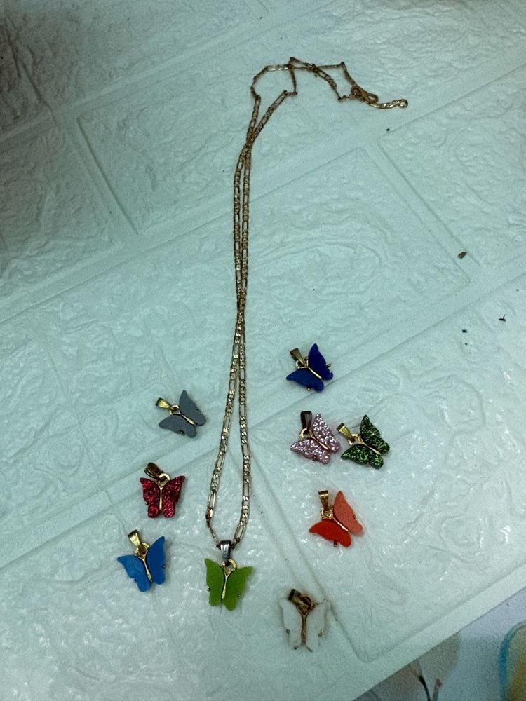 Butterfly Pendant Necklace Set