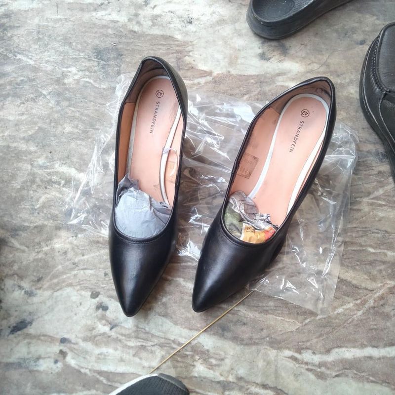 Classic Leather Black Pointed Toe Heels