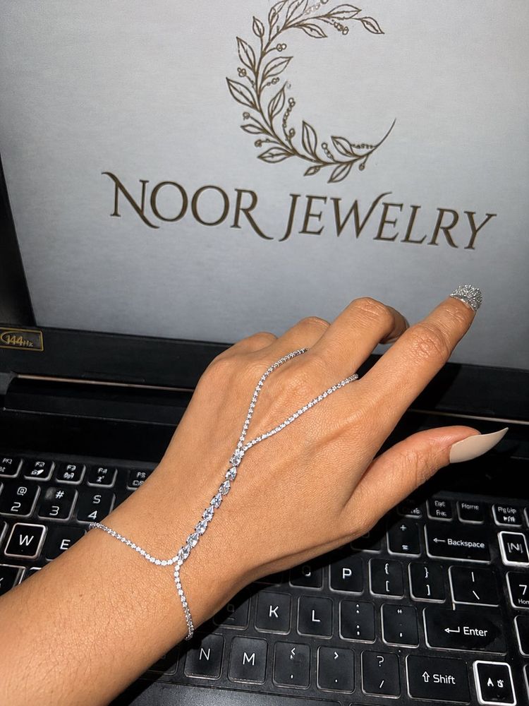 Elegant Bracelet Hand Chain