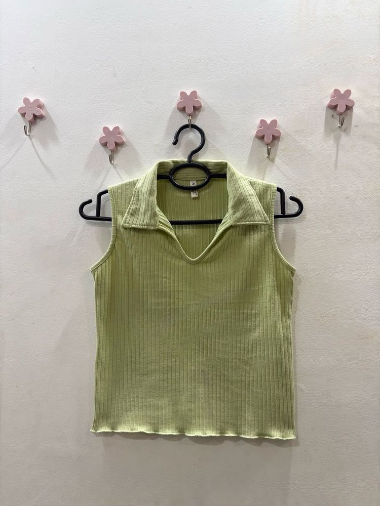 Light green ribbed collared  sleevless top