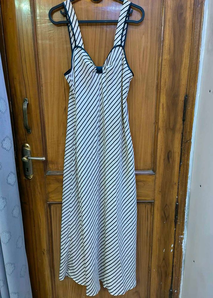 Stripped Slit Dress 🌚