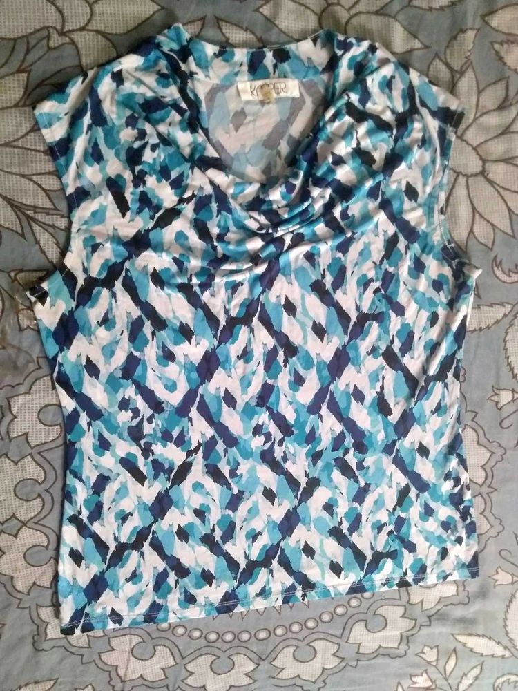 Chic Blue &amp; White Abstract Print Top