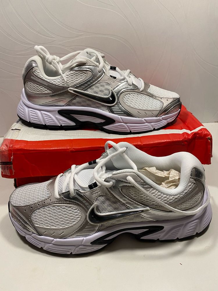 Nike Mens V5 RNR Sneakers 1000%ORIGINAL 💯 UK-9