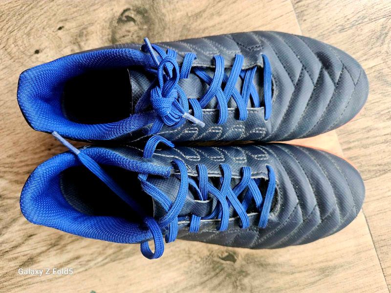 smart Kipsta Football shoes