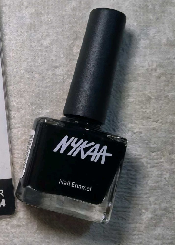 Nykaa Nail Enamel - Classic Black