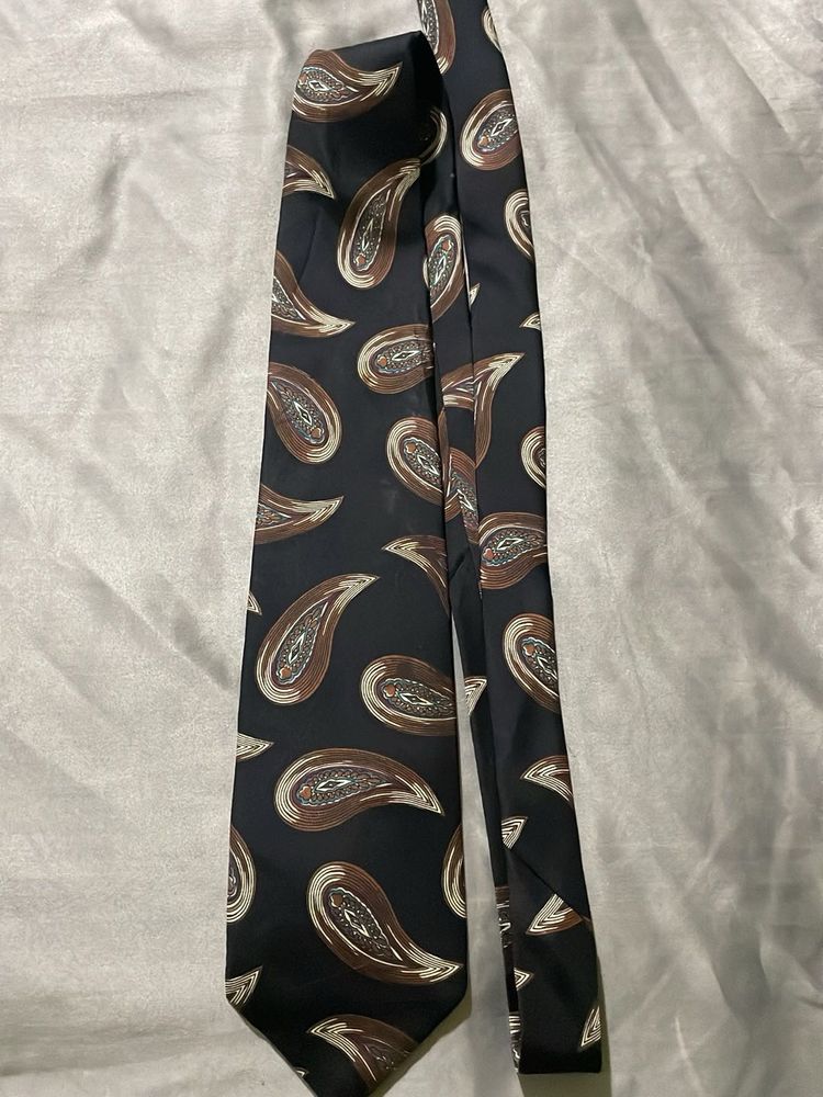 Classic Paisley Print Tie