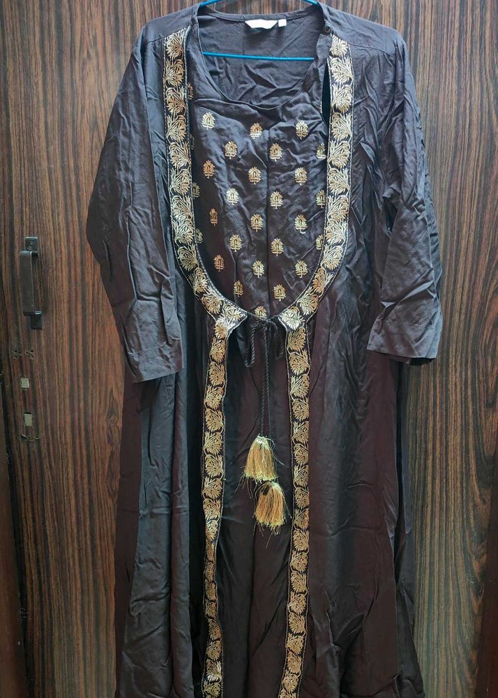 Elegant Embroidered Kurta Set