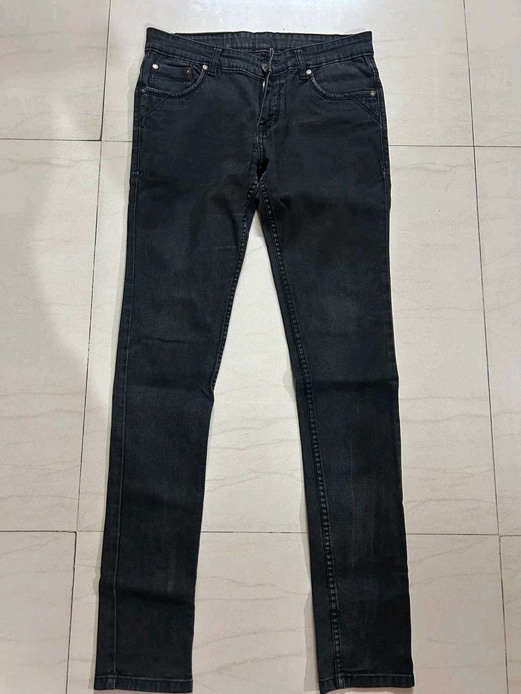 Stylish Dark Wash Skinny Jeans