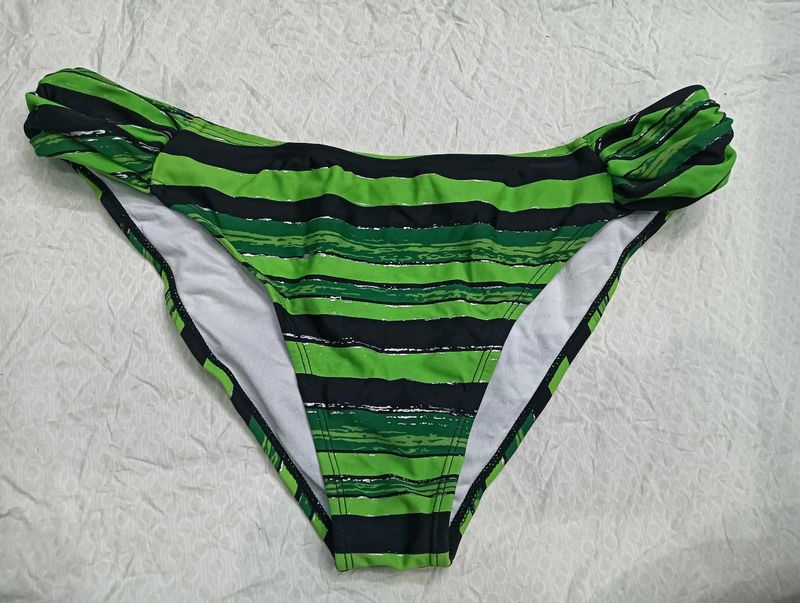 Green &amp; Black🤎 Striped Bikini Bottoms
