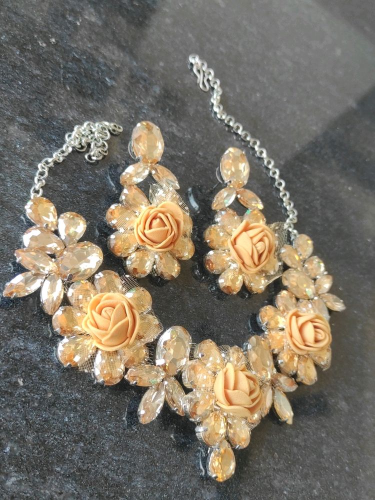 Flower And Stone Set Yellow