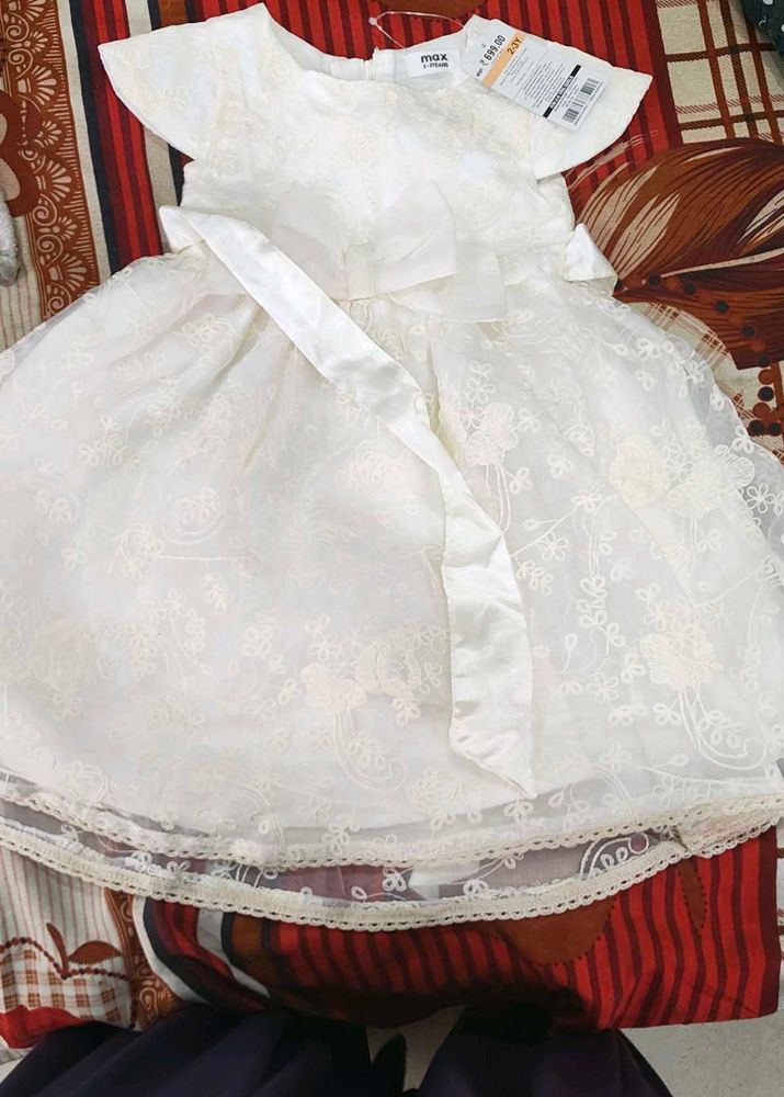 Elegant White Lace Party Dress