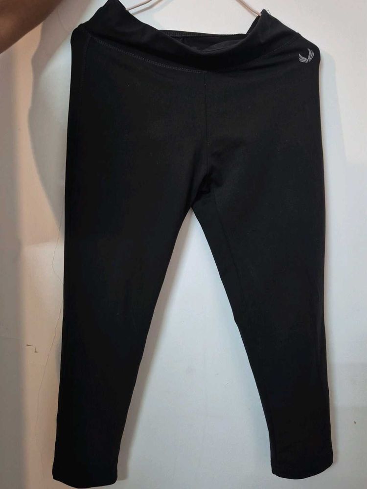 Black Capri Leggings