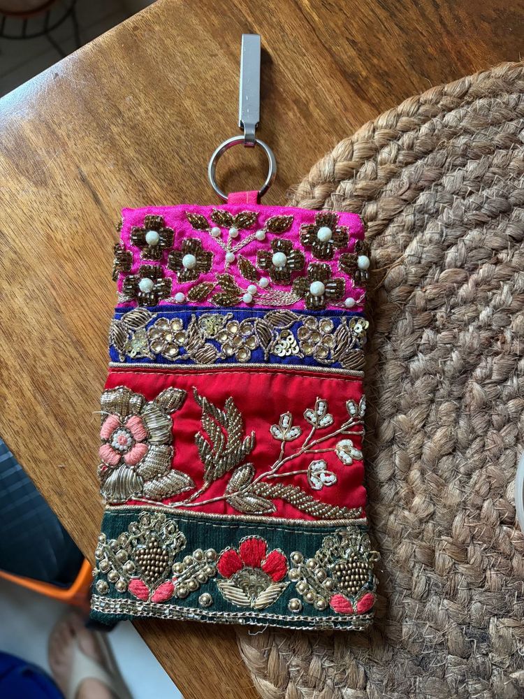 Embellished Saree Waist Clip Pouch