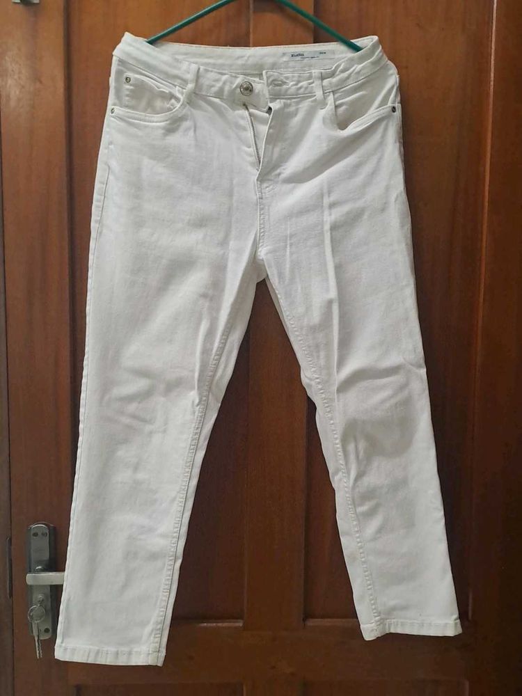 Off White Mom fit Jeans