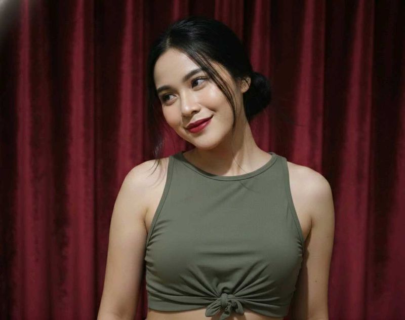 29.Olive Green Sleeveless Tank Top