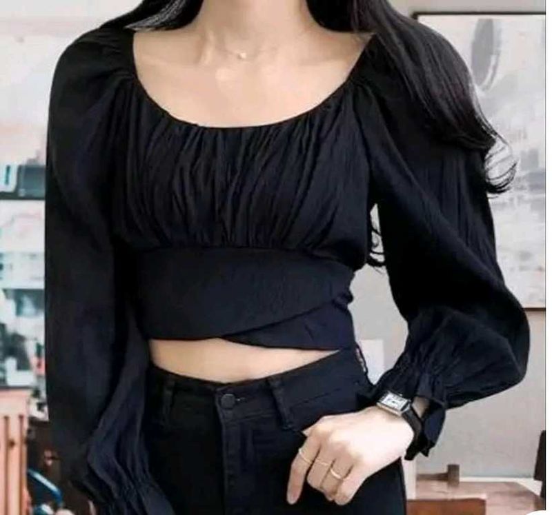 Chic Black Cropped Blouse