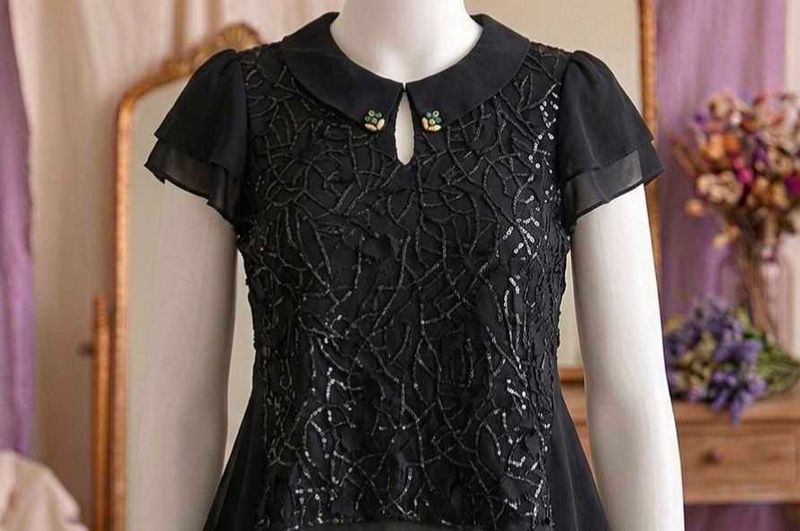 Elegant Black Embroidered Kurta