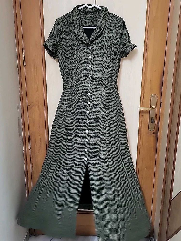 in excellent condition Maxi Dress dark