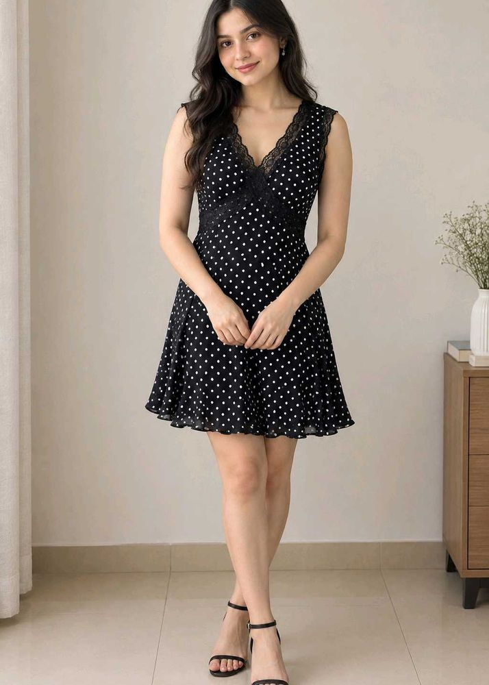 Chic Polka Dot Lace Trimmed Dress