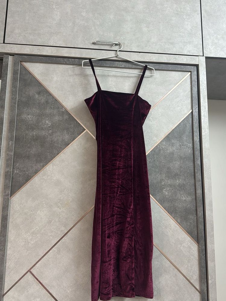 Elegant Velvet Midi Dress