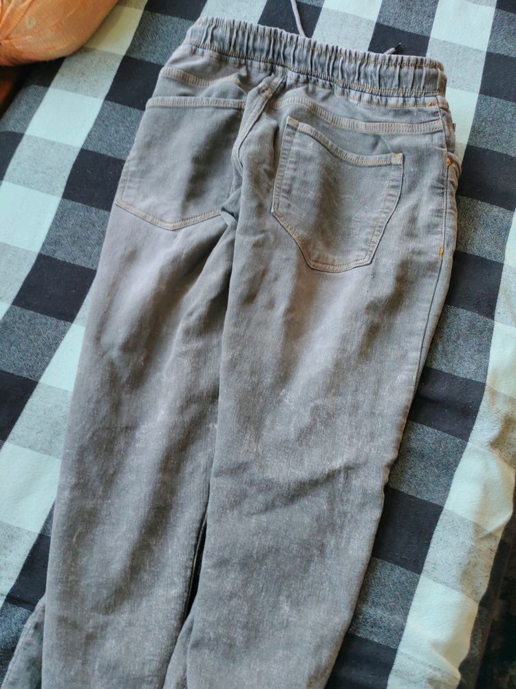 Jogger JEANS DENIUM.USED LARGE GOOD IN CONDITION