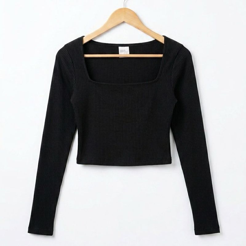 Black ribbed full-sleeve crop top from SSS