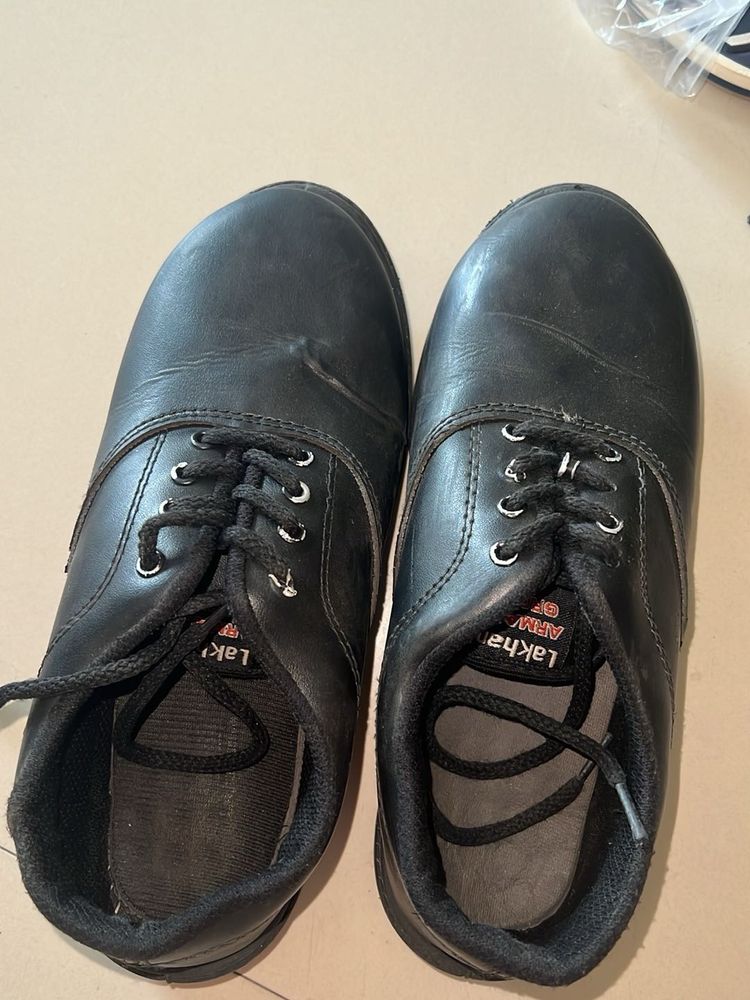 BLACK SHOES