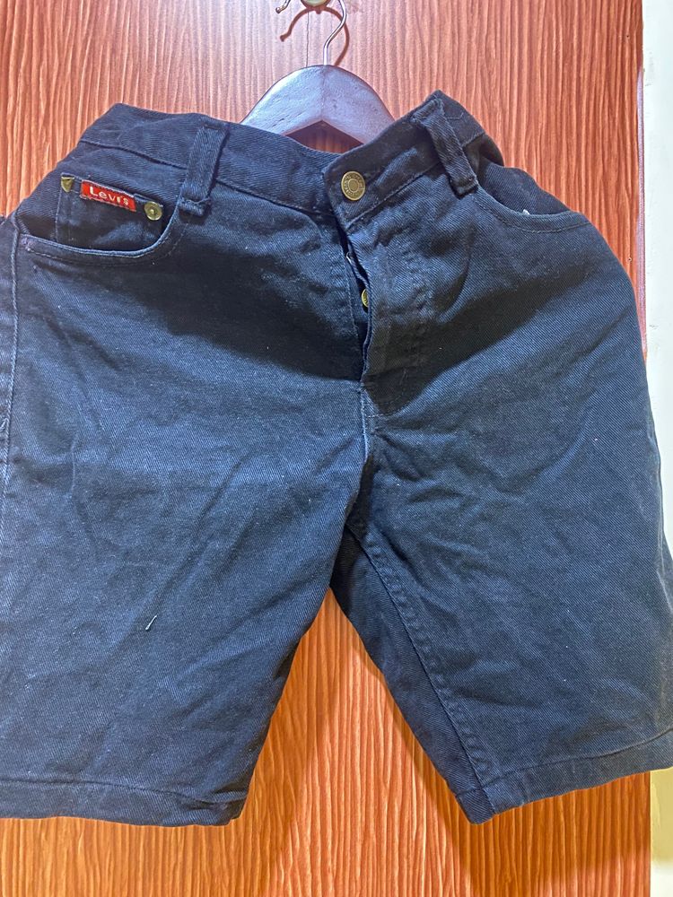 Levis Black Shorts (women’s)