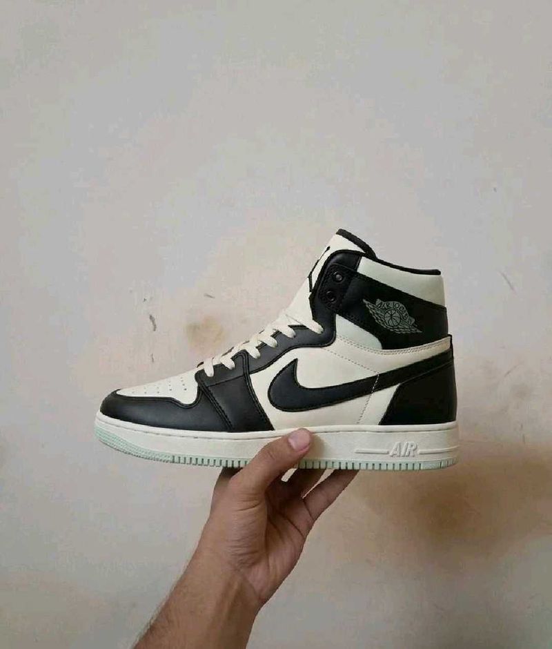Air Jordan 1 High Sneakers