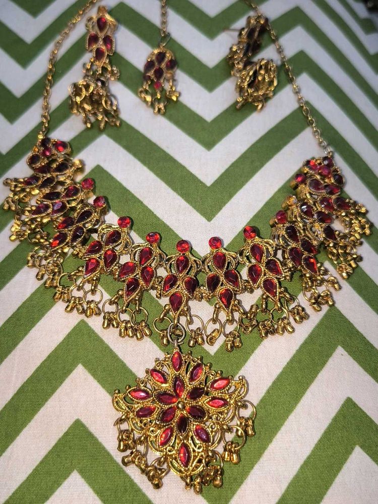 Exquisite Indian Jewelry Set