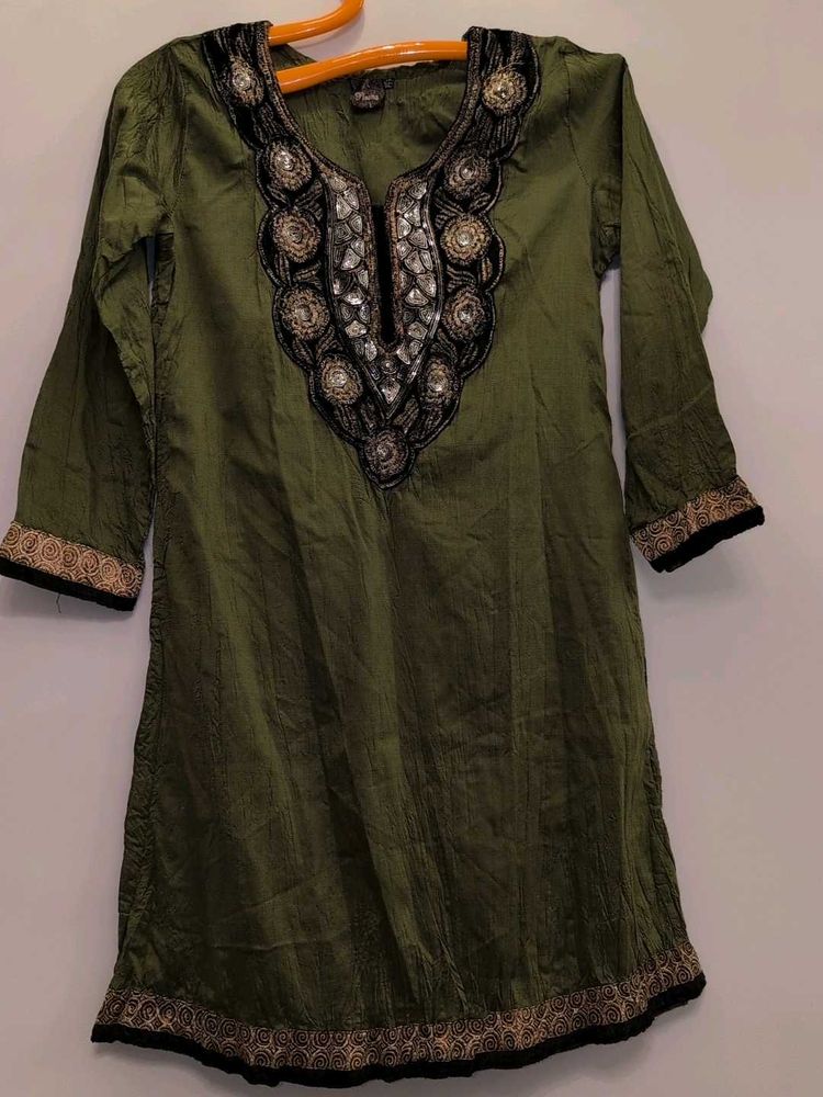 Extremely Elegant Olive Green Embellished Kurta