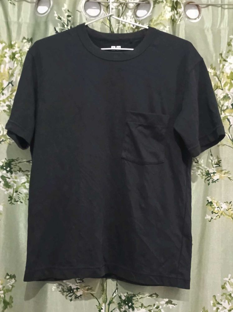 UNIQLO Classic Black Pocket Tee