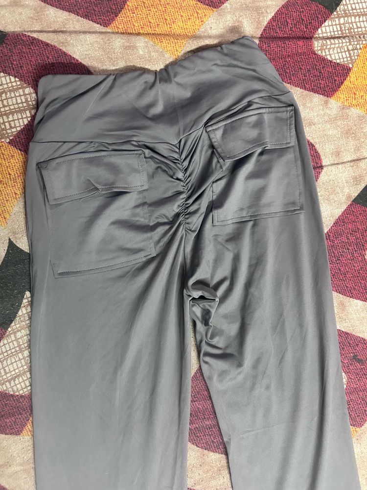 Grey Ruched gym pants