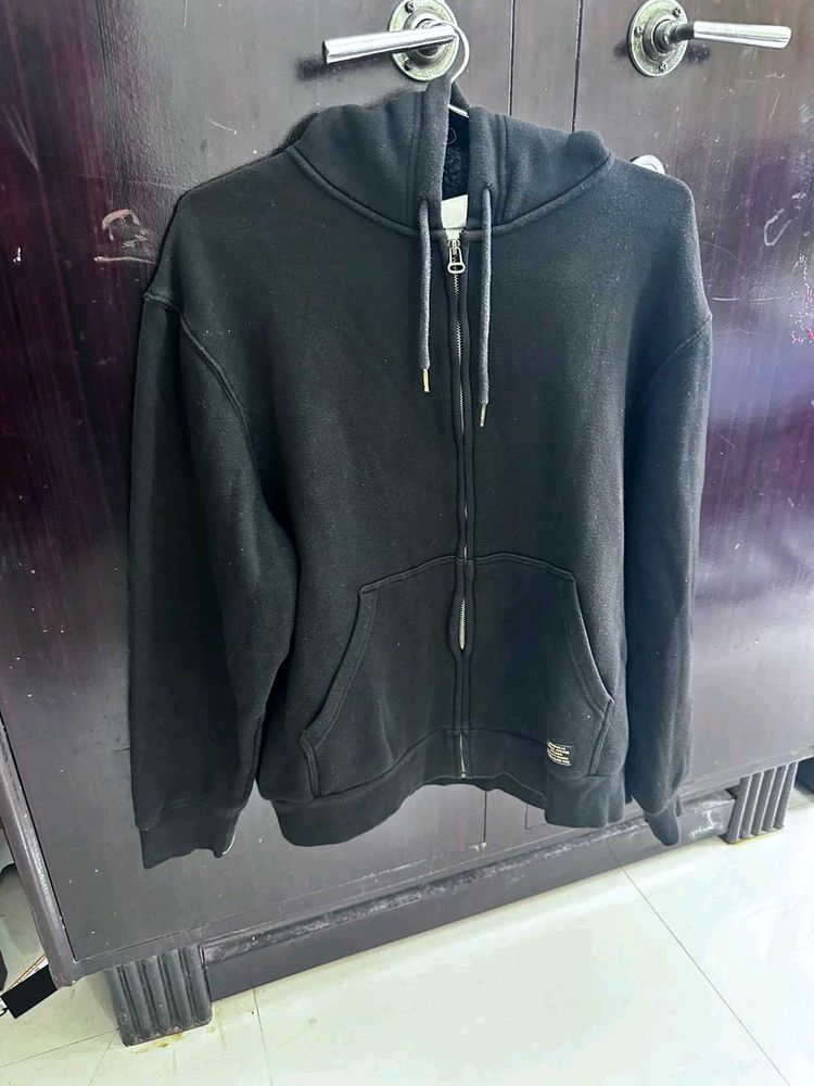 H&amp;M Original Black Zip Hoodie - Size L - 6 Times U