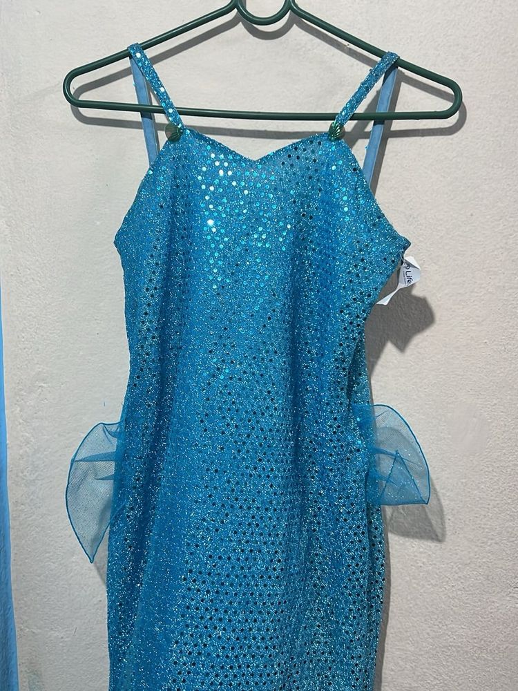 I’m selling a dress