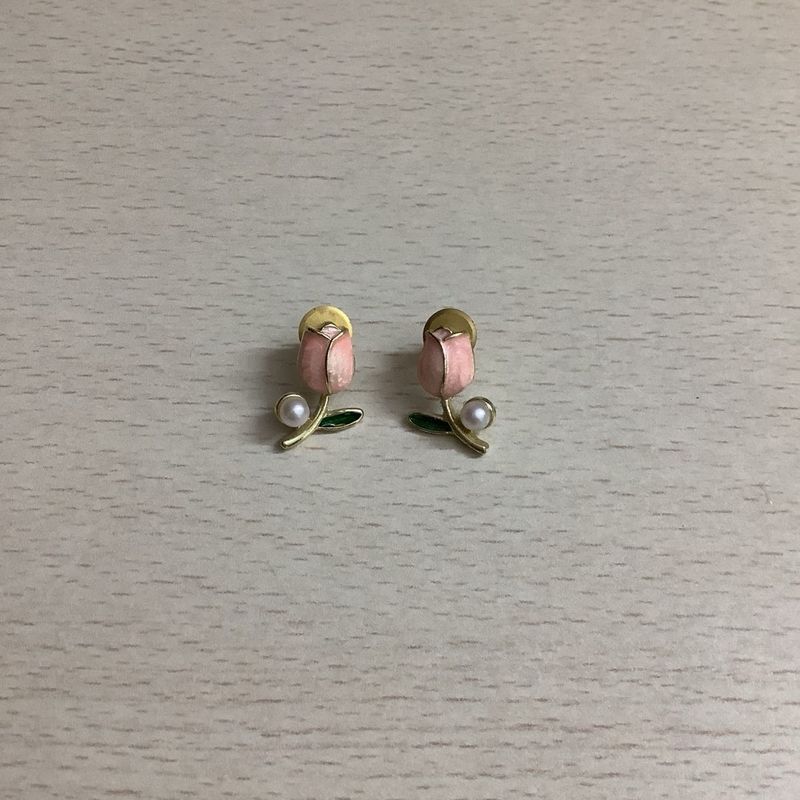 Cute Tulip Stud Earrings Coquette
