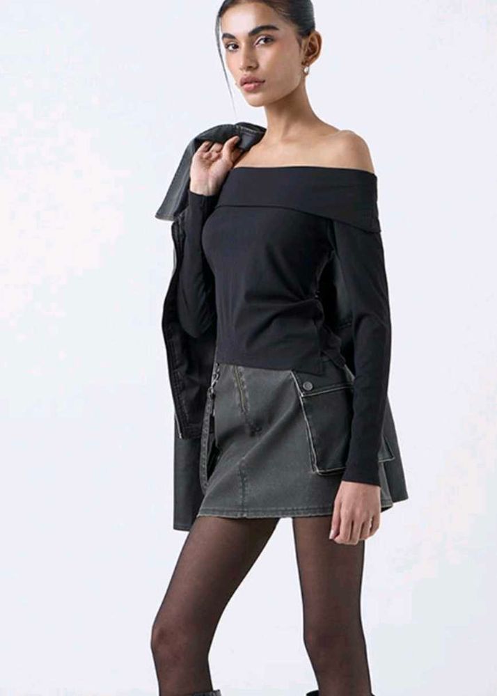 Chic Off-Shoulder Black Top